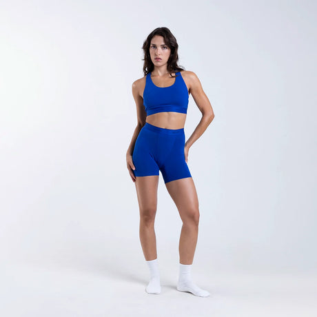 Dayana wears a size S