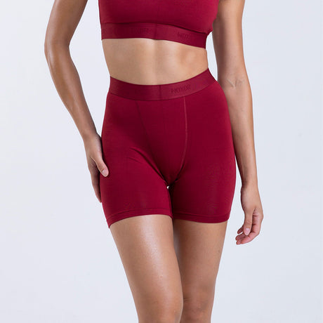 Dayana wears a size S