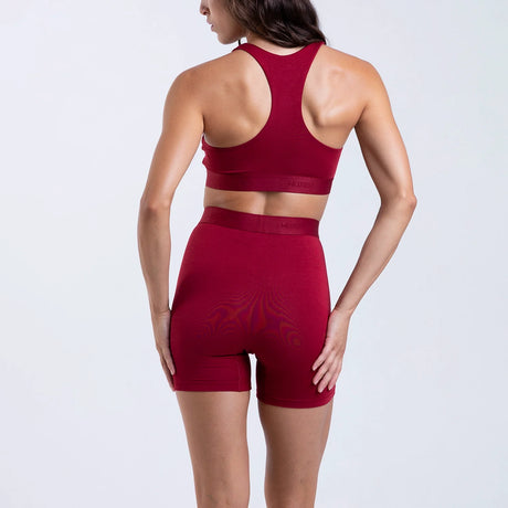 Dayana wears a size S