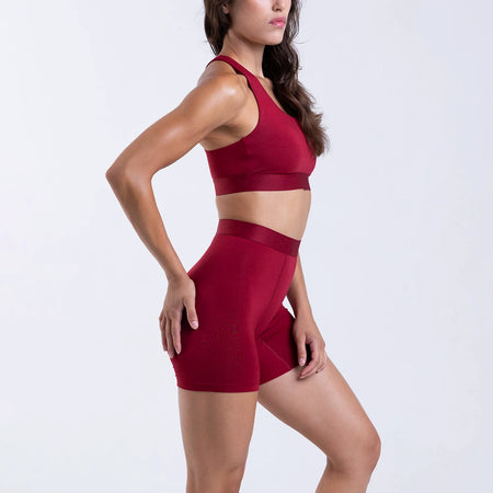 Dayana wears a size S
