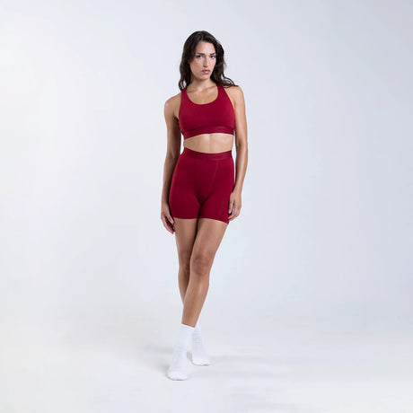 Dayana wears a size S