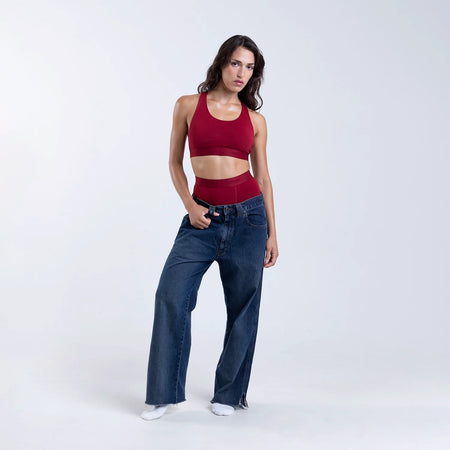 Dayana wears a size S