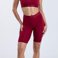 Dayana wears a size S