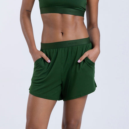 Kawa wears a size S