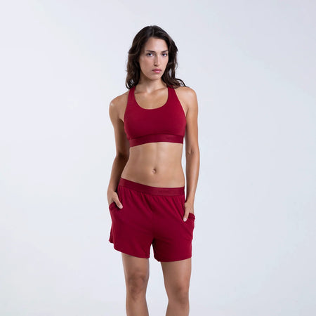 Dayana wears a size S