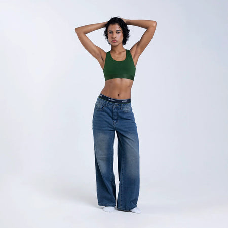 Kawa wears a size S