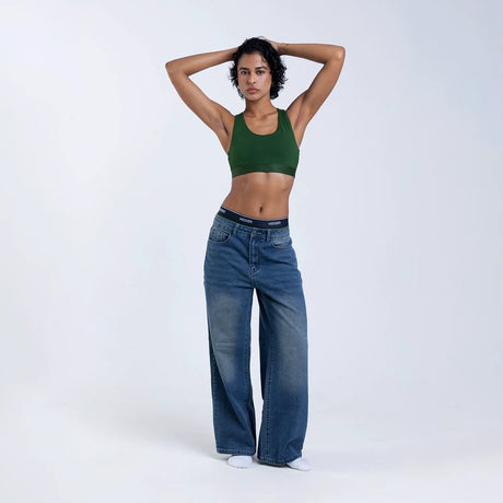 Kawa wears a size S