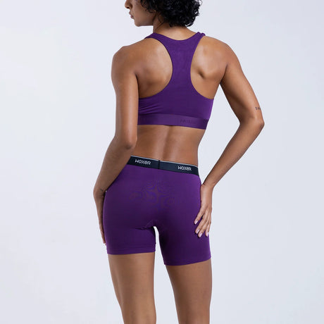 Kawa wears a size S