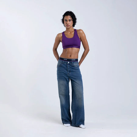 Kawa wears a size S