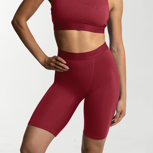 Dayana wears a size S