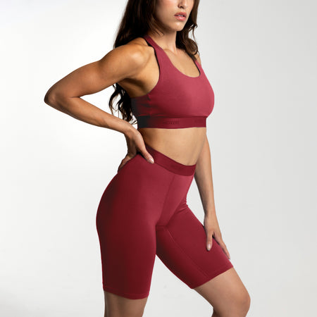 Dayana wears a size S