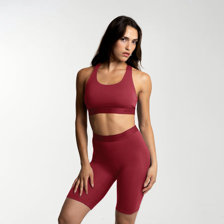 Dayana wears a size S