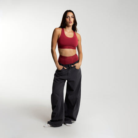 Dayana wears a size S
