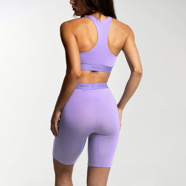 Dayana wears a size S