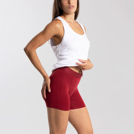 Dayana wears a size S