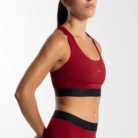Dayana wears a size S