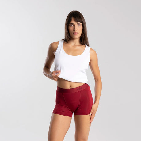 Dayana wears a size S