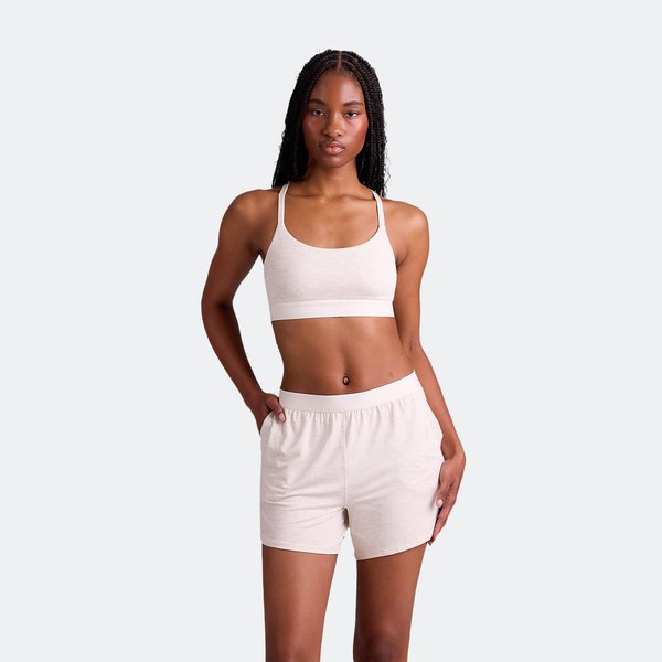 Maelyn wears a size M