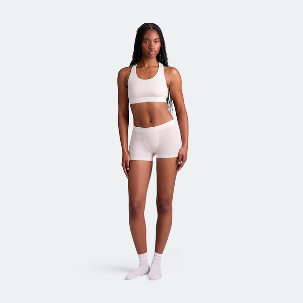 Maelyn wears a size M