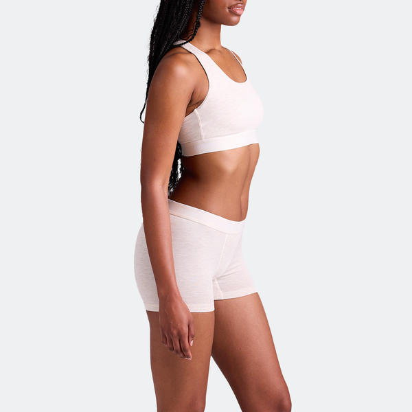 Maelyn wears a size M