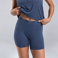 Dayana wears a size S