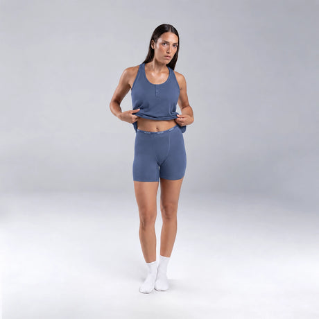 Dayana wears a size S