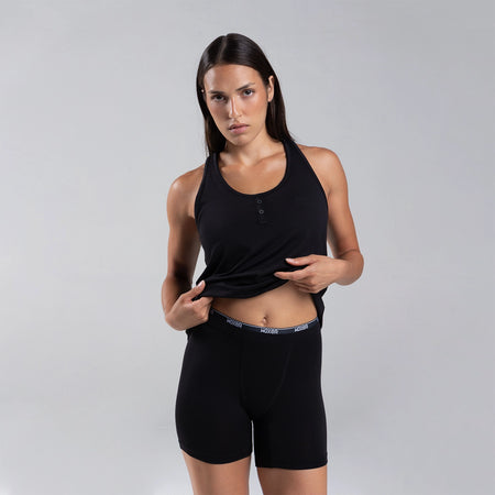 Dayana wears a size S