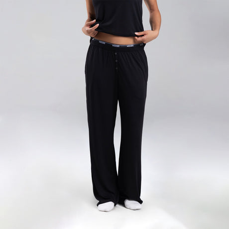 Dayana wears a size S