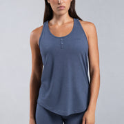 Dayana wears a size S