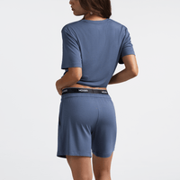 Dayana wears a size S