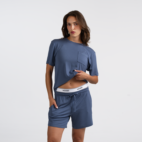 Dayana wears a size S