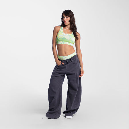 Dayana wears a size S