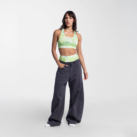 Dayana wears a size S