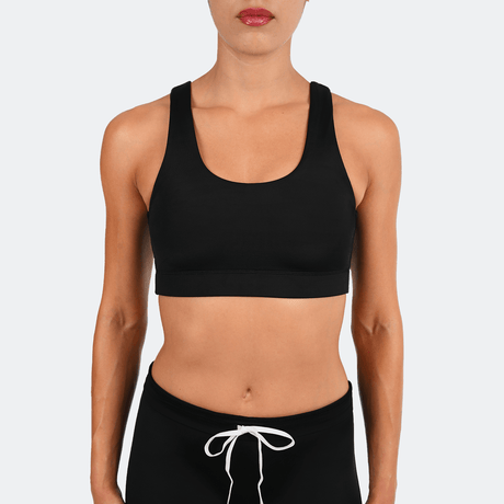 Dayana wears a size S