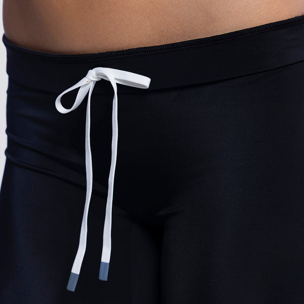 Dayana wears a size S