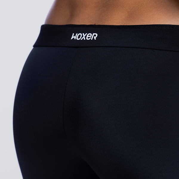 Dayana wears a size S