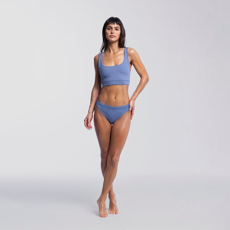 Paloma wears a size S