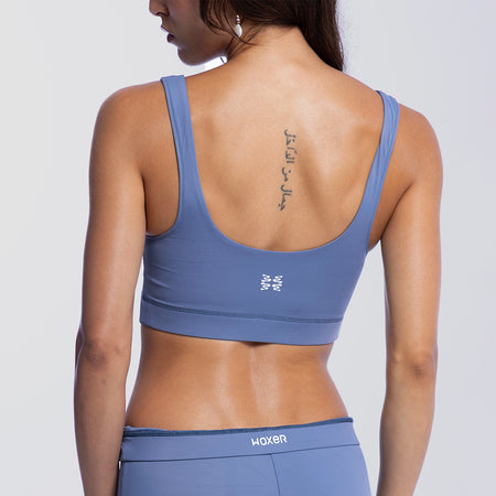 Dayana wears a size S