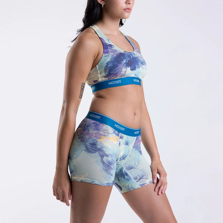 Maya wears a size S