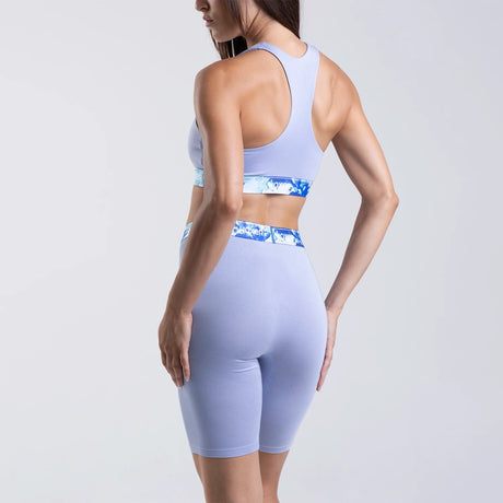 Dayana wears a size S
