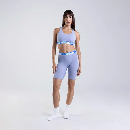Dayana wears a size S
