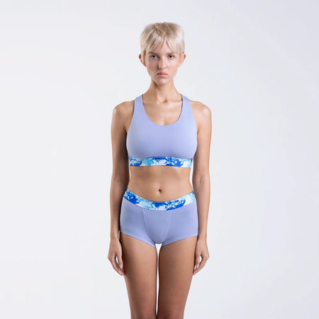 Sofia wears a size S