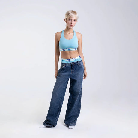 Sofia wears a size S