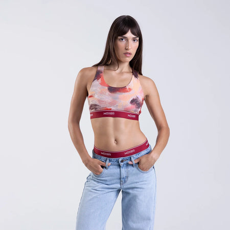 Dayana wears a size S