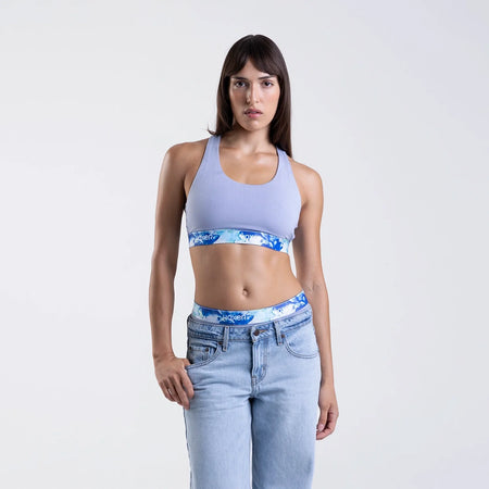 Dayana wears a size S