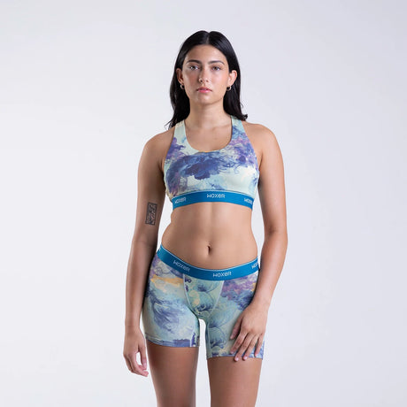 Maya wears a size S