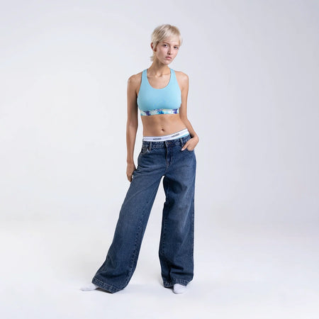 Sofia wears a size S