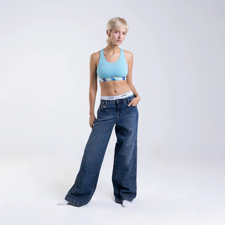 Sofia wears a size S