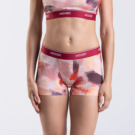 Dayana wears a size S