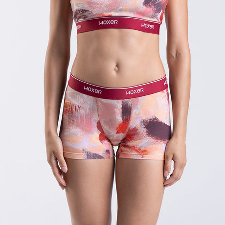 Dayana wears a size S